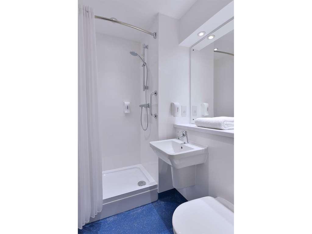 Travelodge Stirling M80 Cambusbarron Quarto foto