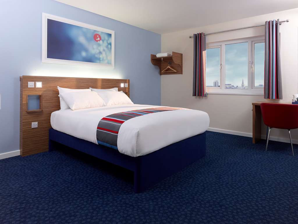 Travelodge Stirling M80 Cambusbarron Quarto foto