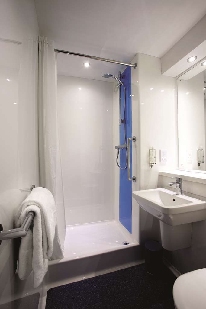 Travelodge Stirling M80 Cambusbarron Quarto foto