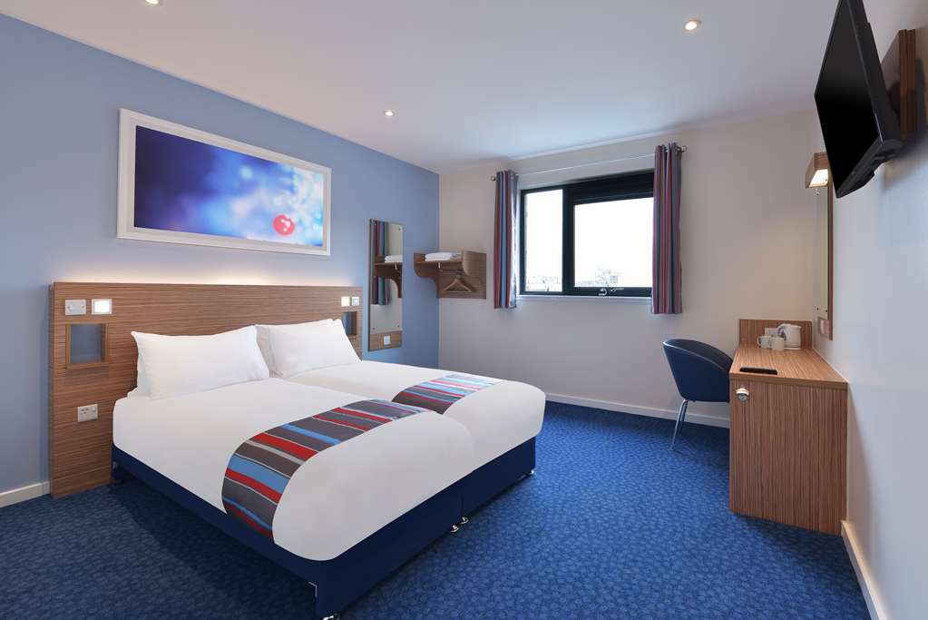 Travelodge Stirling M80 Cambusbarron Quarto foto